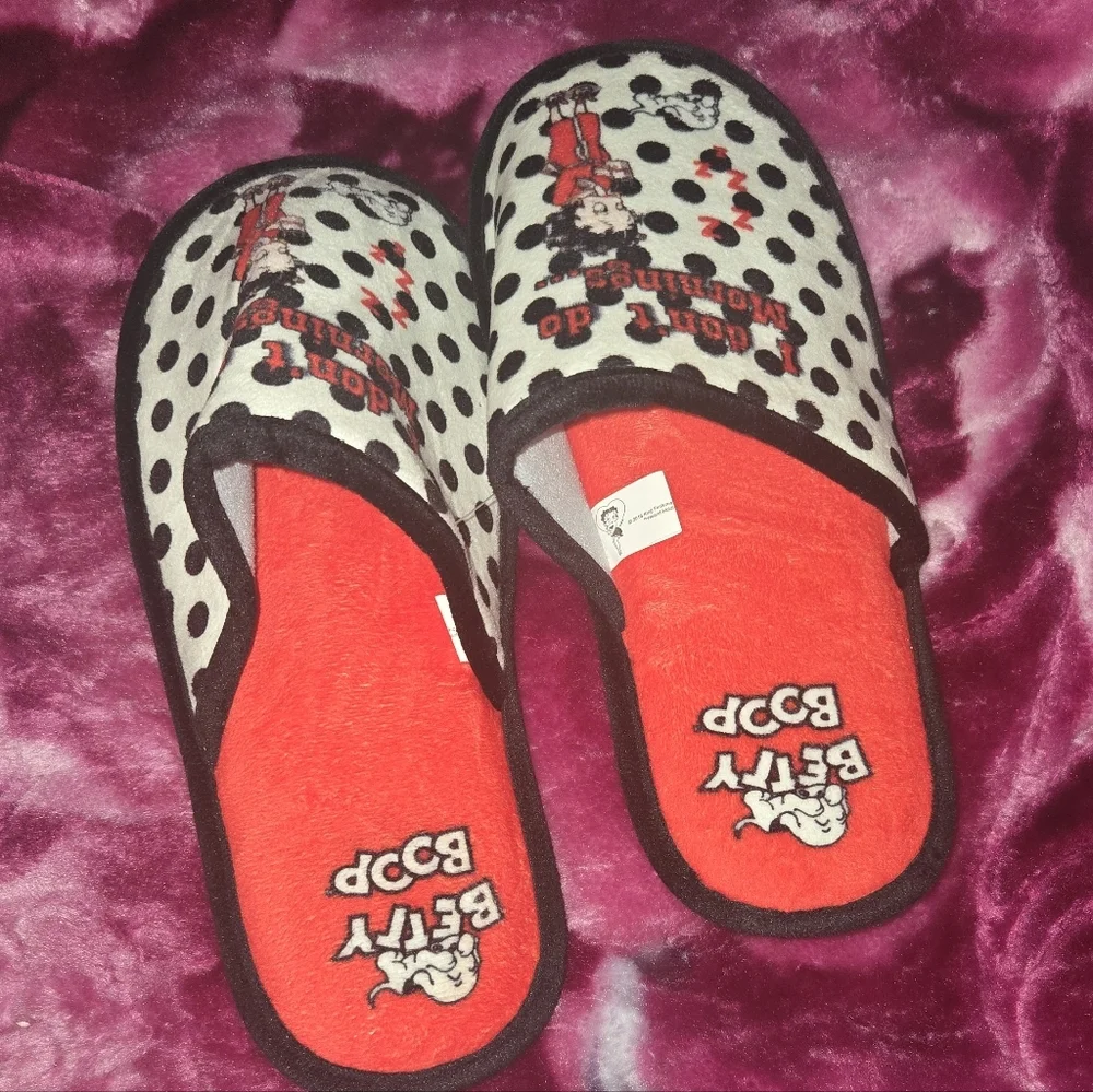 Betty Boop I Don't Do Mornings Slippers - Picture 2 of 5